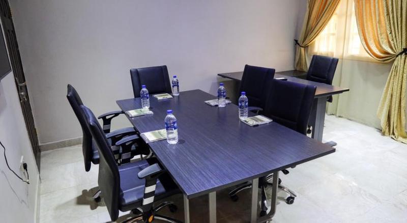 Apartment Royale Hotel & Suite لاغوس المظهر الخارجي الصورة